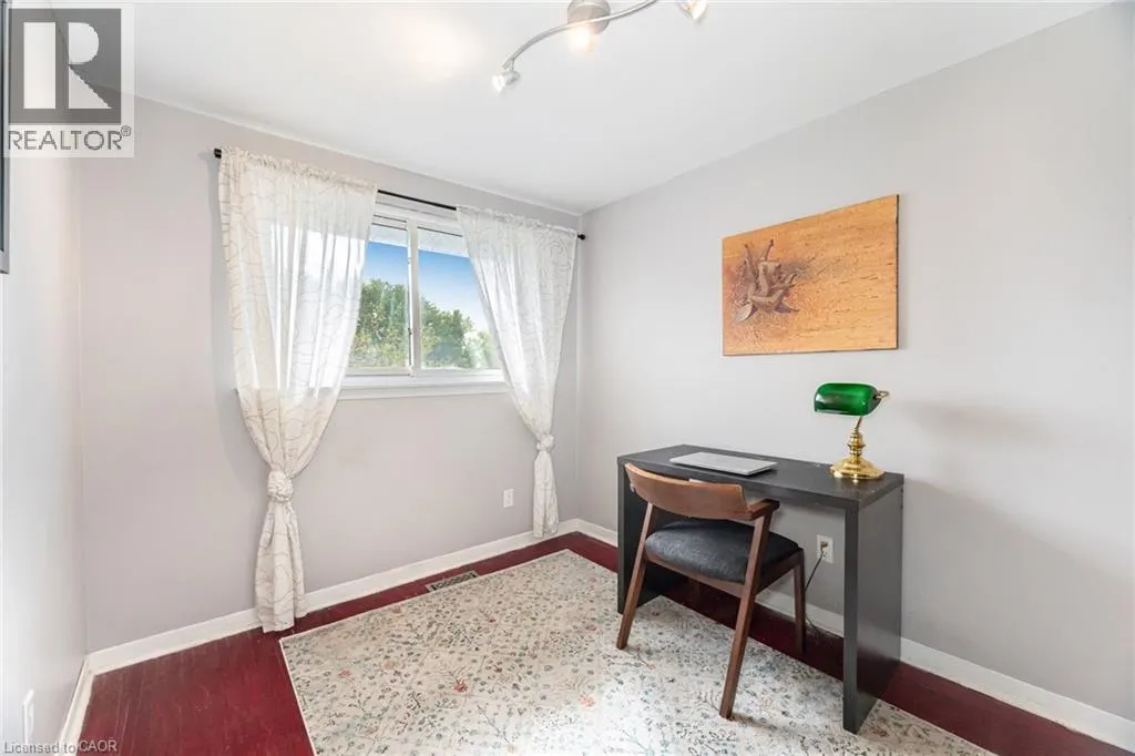 2431 PADSTOW Crescent