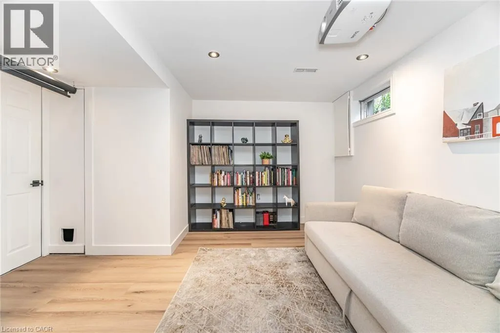 2431 PADSTOW Crescent
