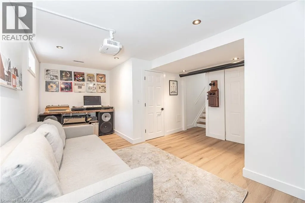 2431 PADSTOW Crescent