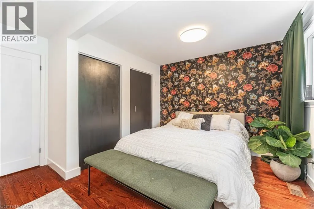 2431 PADSTOW Crescent