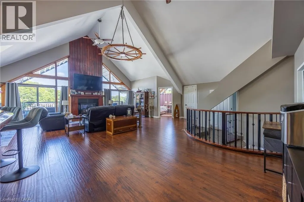 15 JAYLIN Crescent