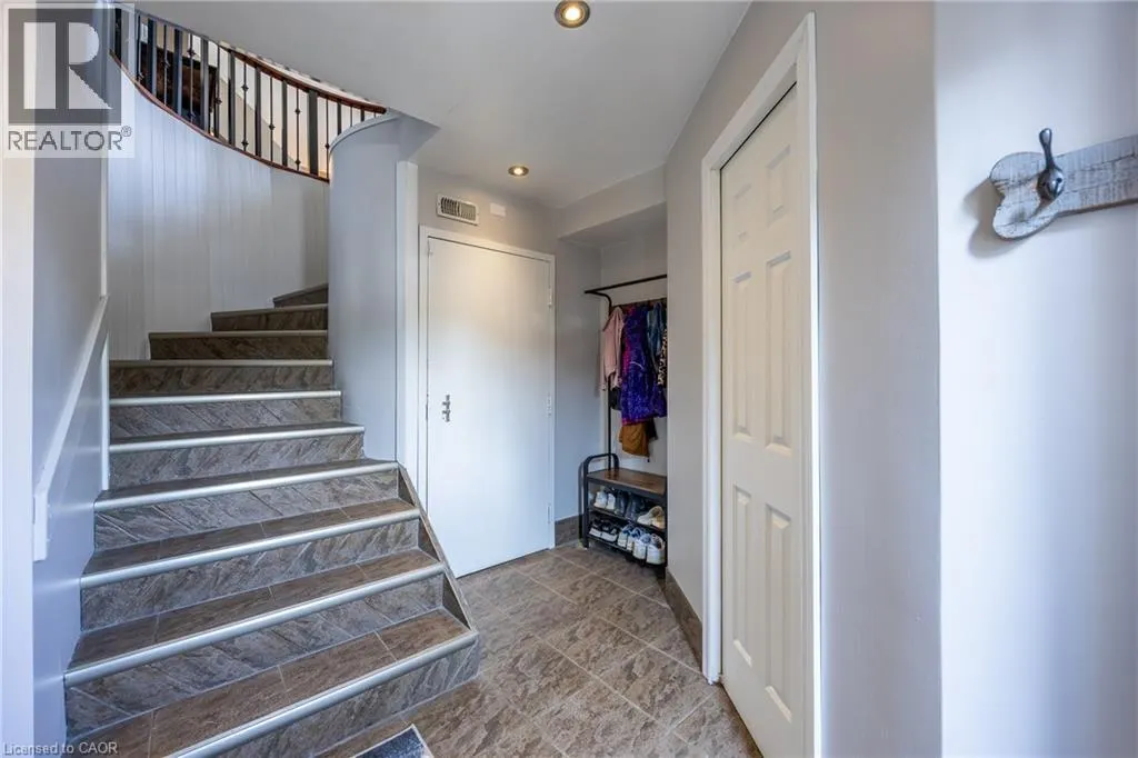 15 JAYLIN Crescent