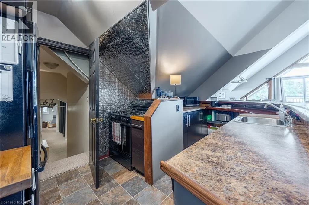 15 JAYLIN Crescent