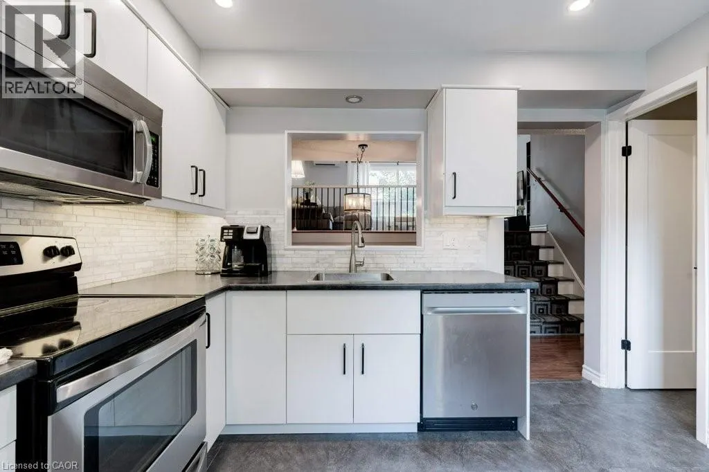 4 TRUDY Court