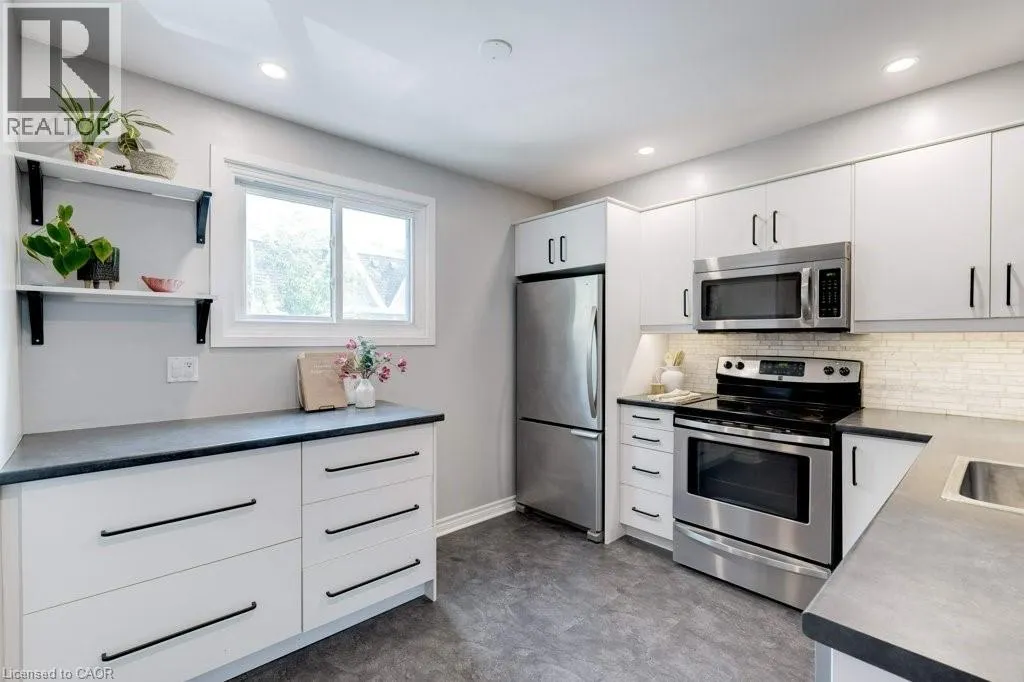 4 TRUDY Court