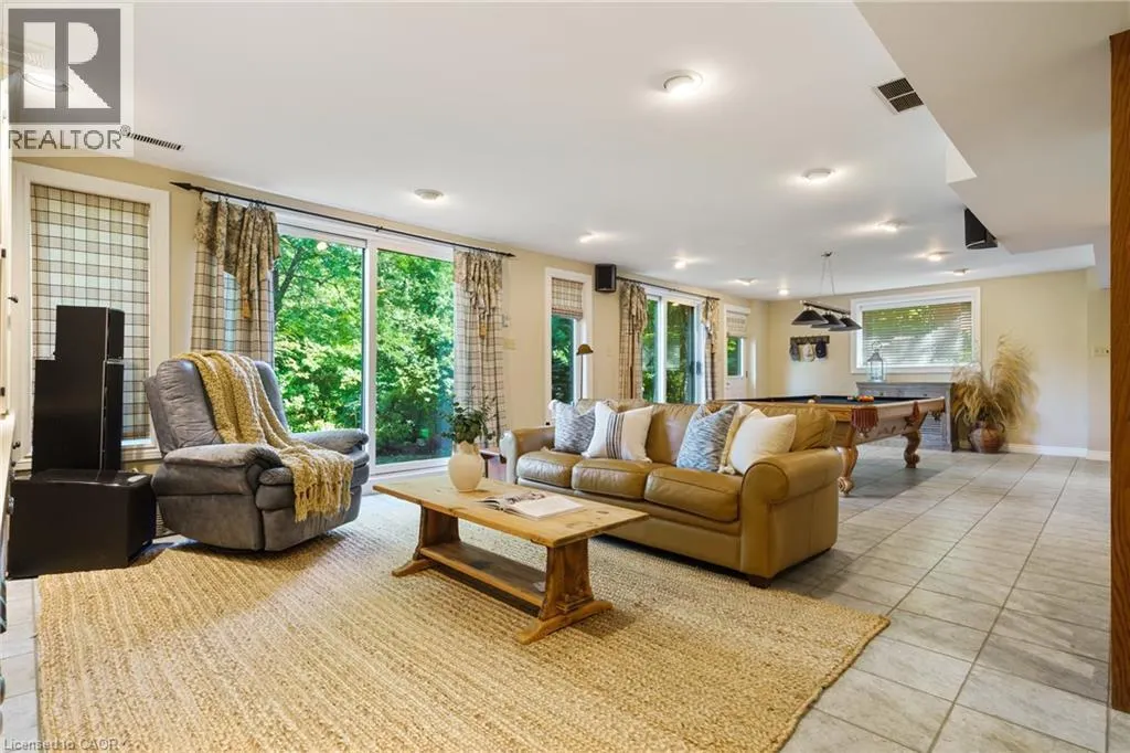 373 BROOKVIEW Court