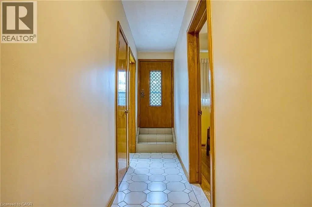 633 ROSSEAU Road