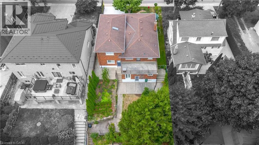 633 ROSSEAU Road