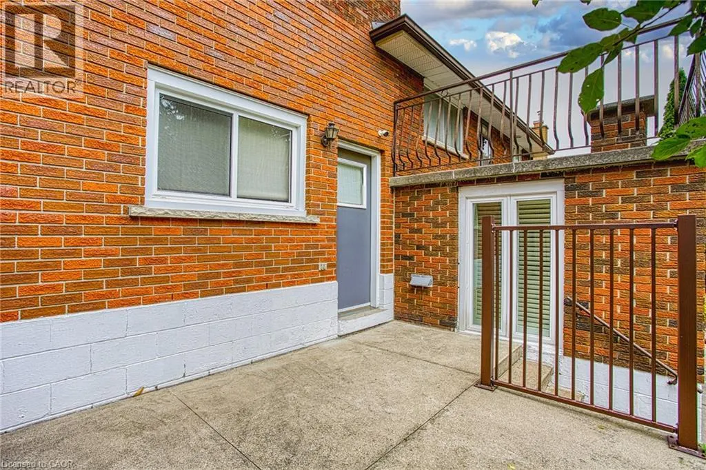 633 ROSSEAU Road