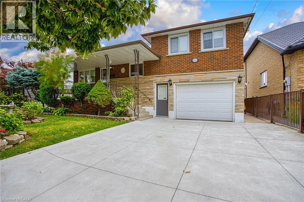 633 ROSSEAU Road