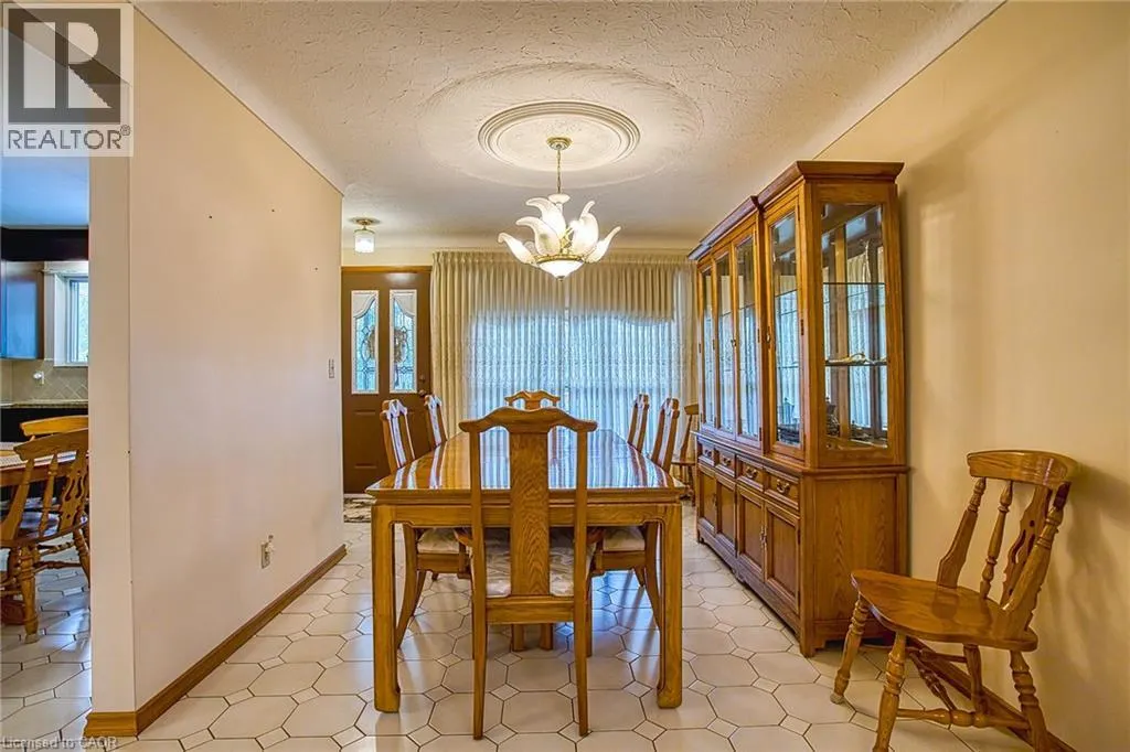 633 ROSSEAU Road