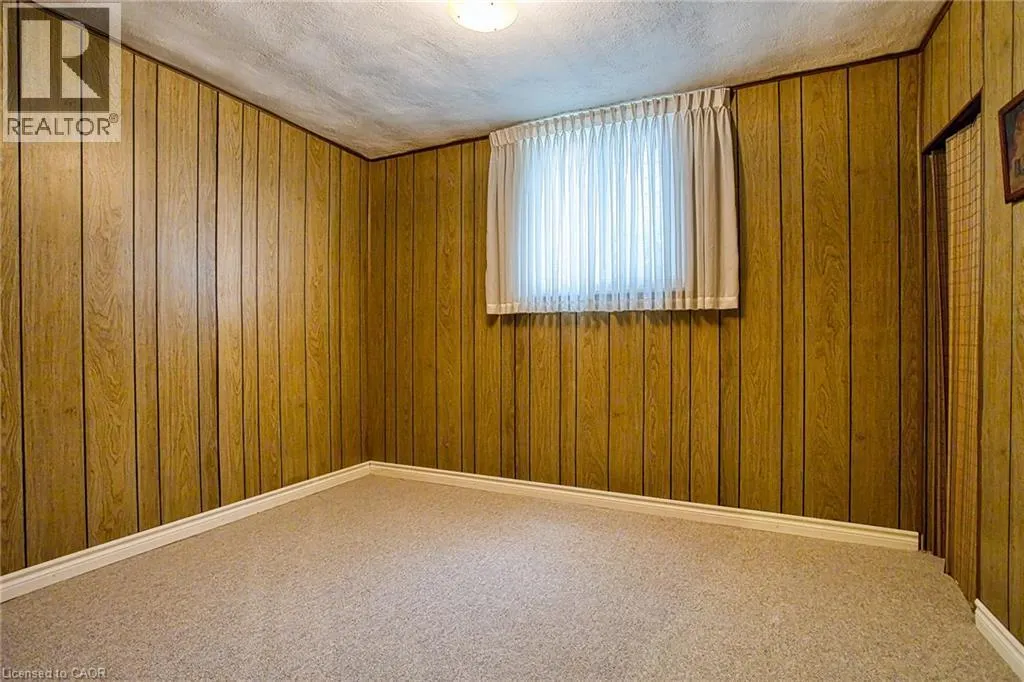 633 ROSSEAU Road