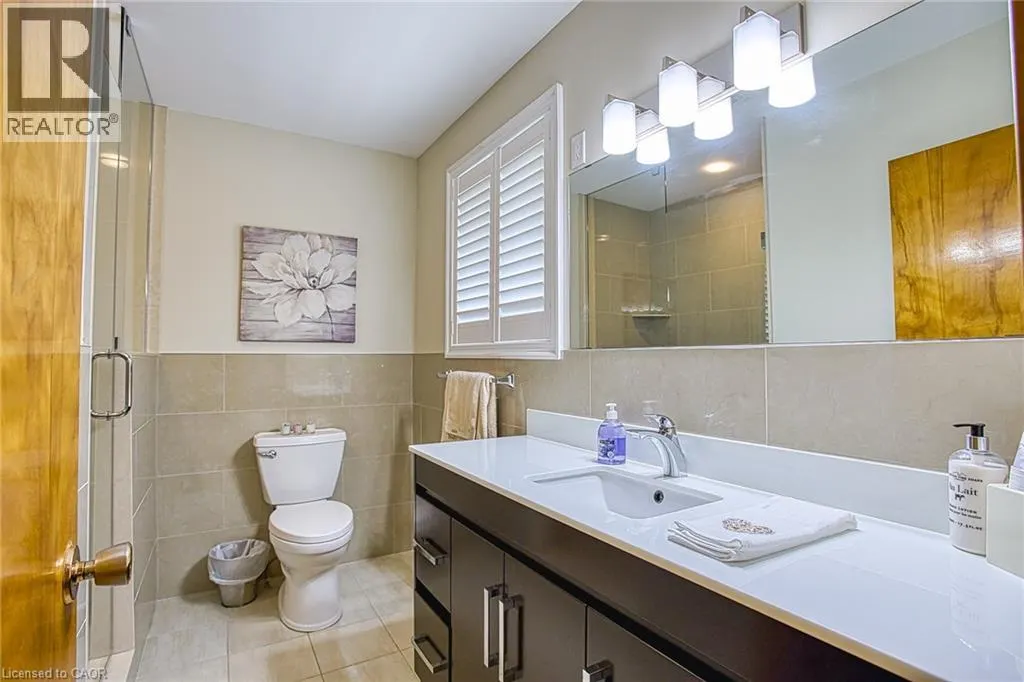 633 ROSSEAU Road
