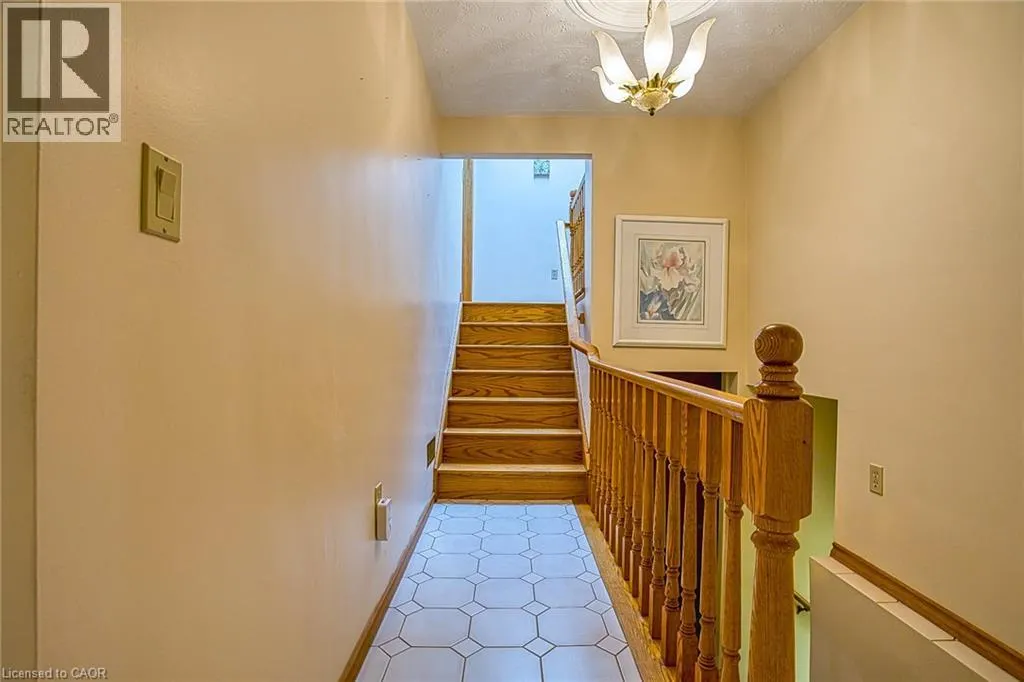 633 ROSSEAU Road