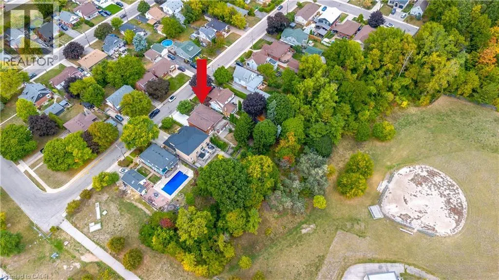 633 ROSSEAU Road