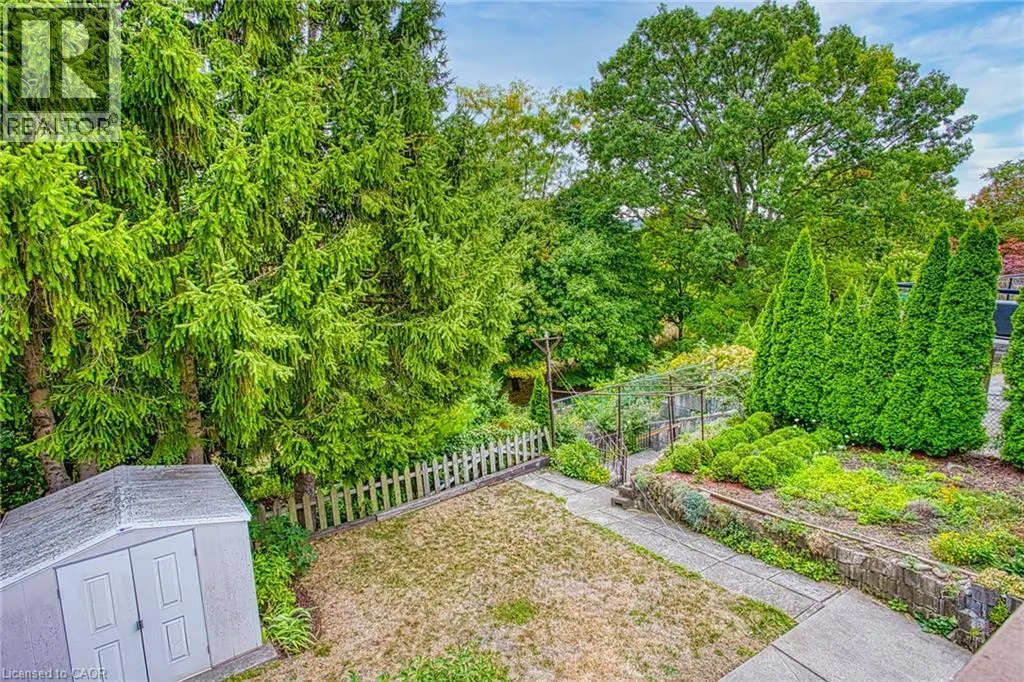 633 ROSSEAU Road