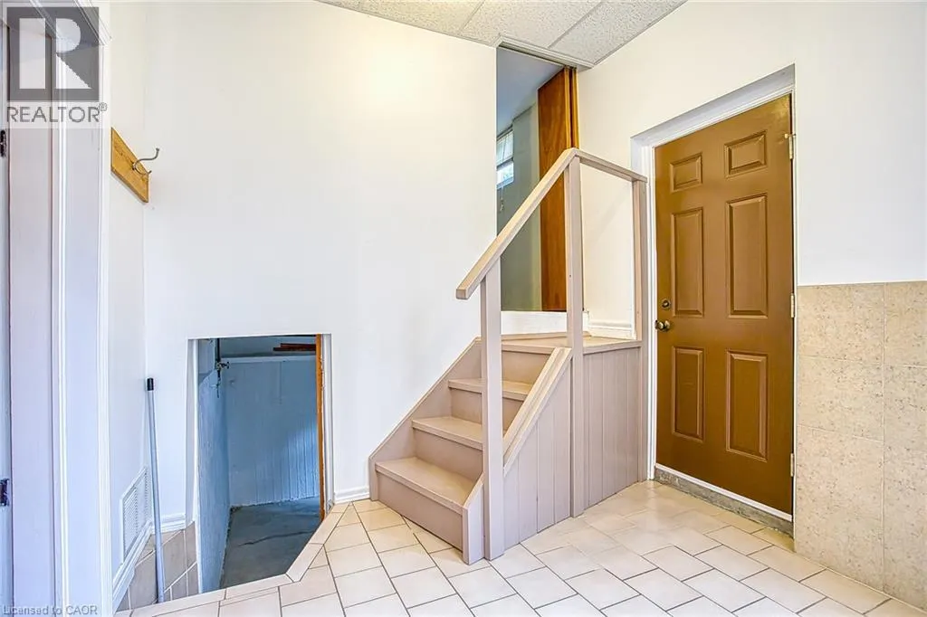 633 ROSSEAU Road