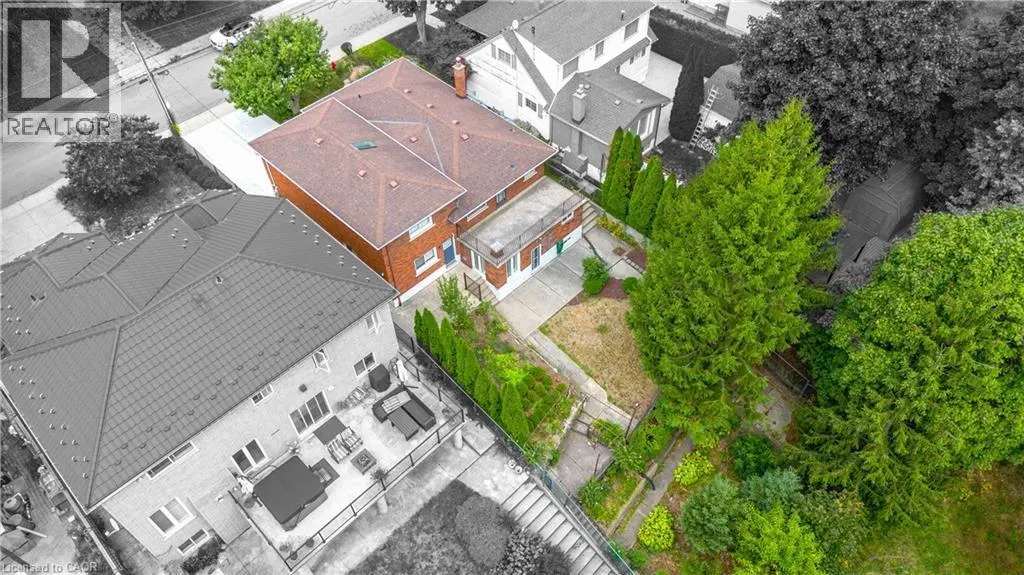 633 ROSSEAU Road