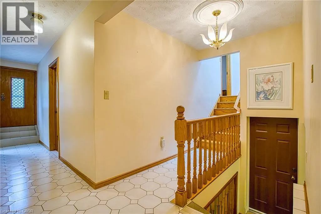 633 ROSSEAU Road