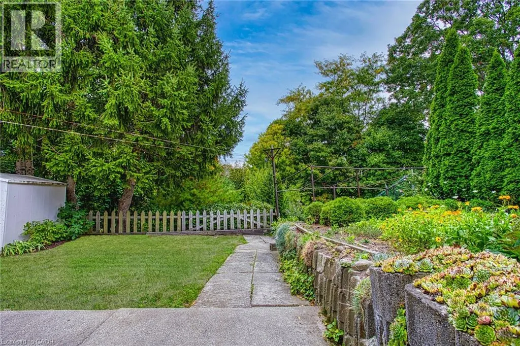 633 ROSSEAU Road