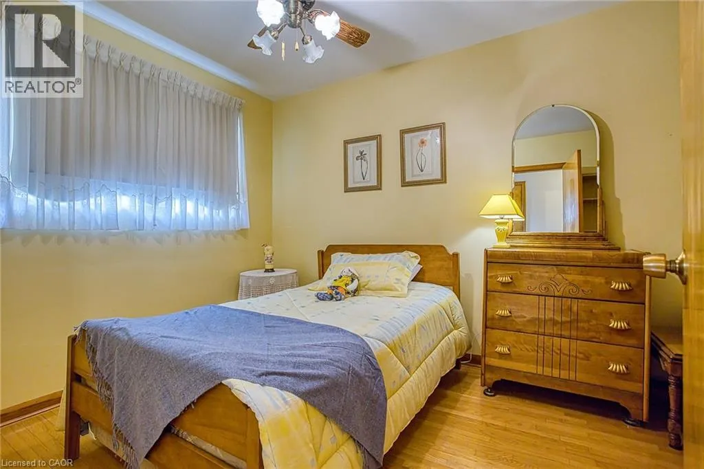 633 ROSSEAU Road