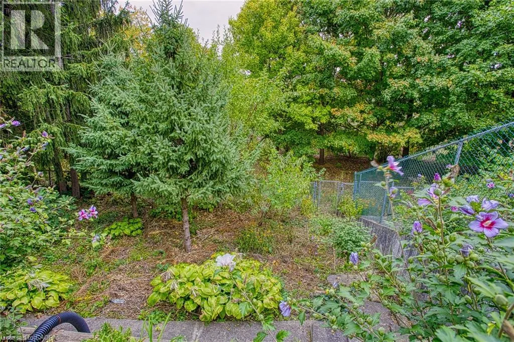 633 ROSSEAU Road