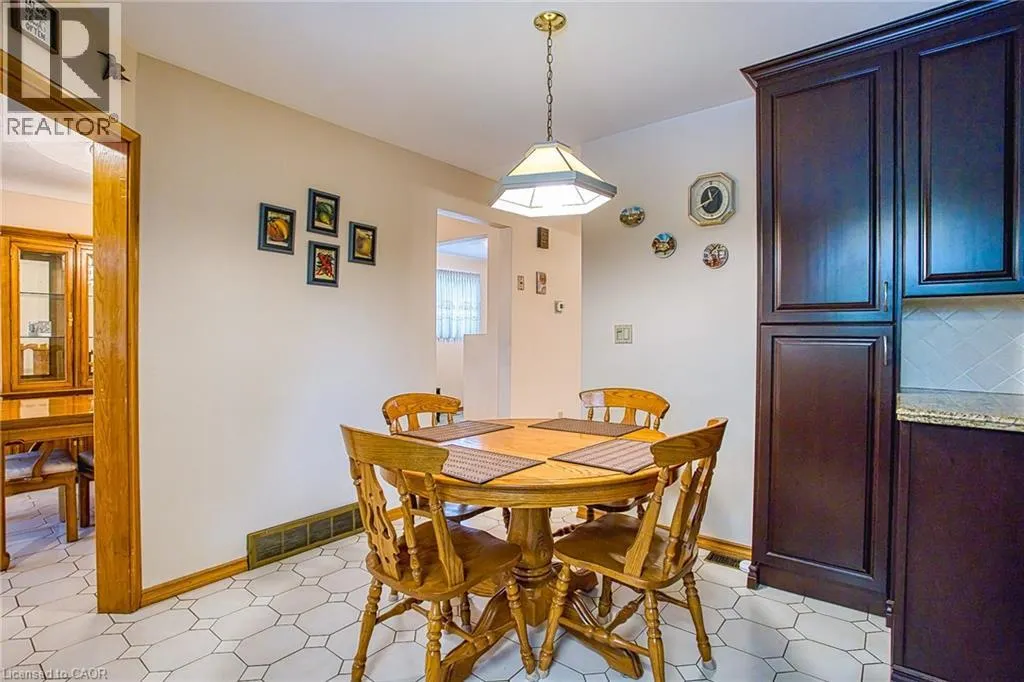 633 ROSSEAU Road