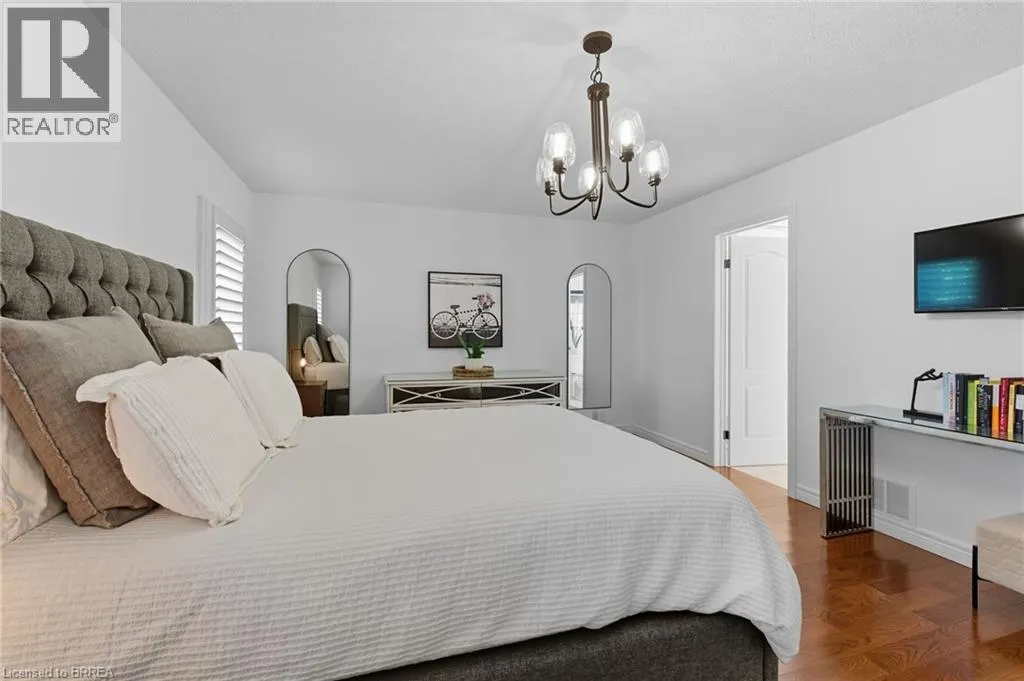 20 ZAVARELLA Court