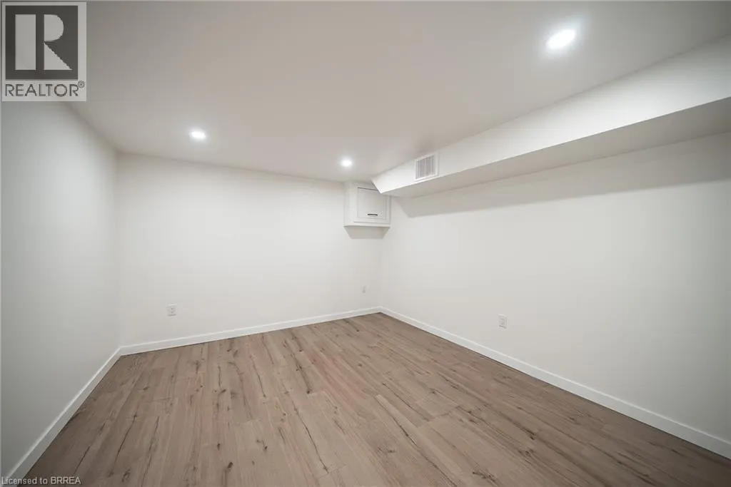 91 VARADI Avenue