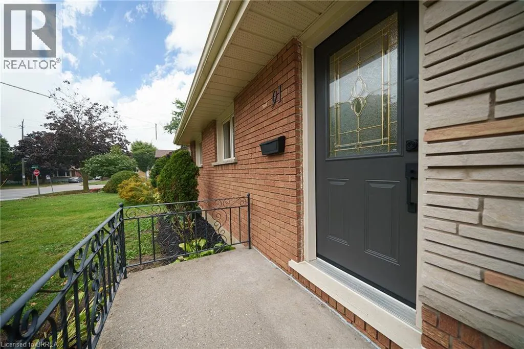 91 VARADI Avenue