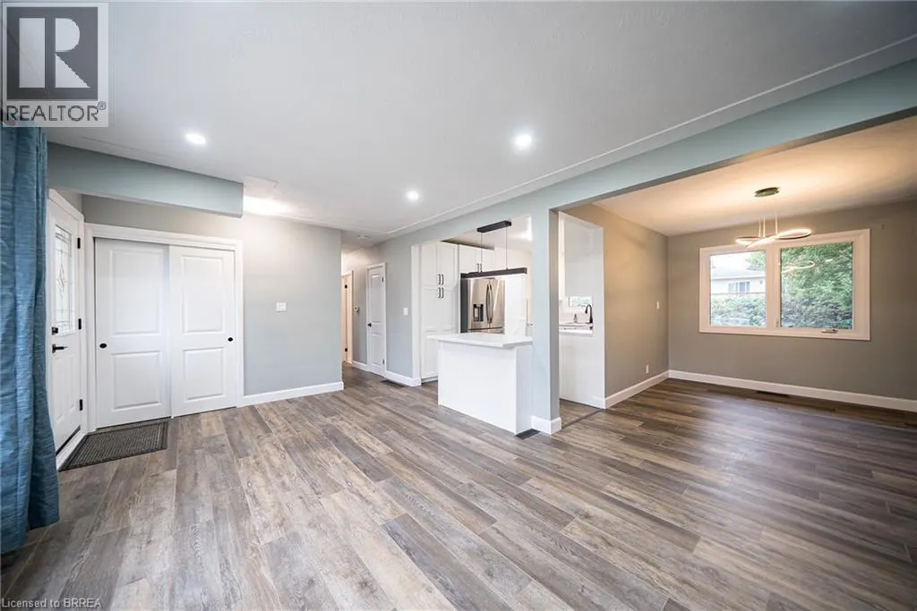 91 VARADI Avenue