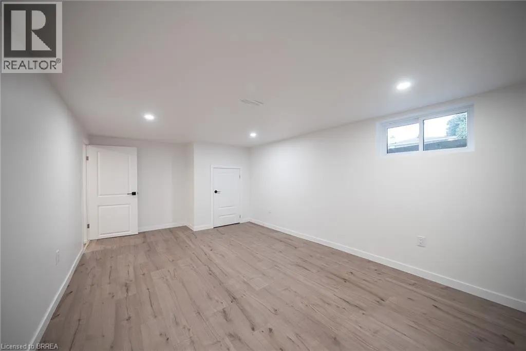 91 VARADI Avenue