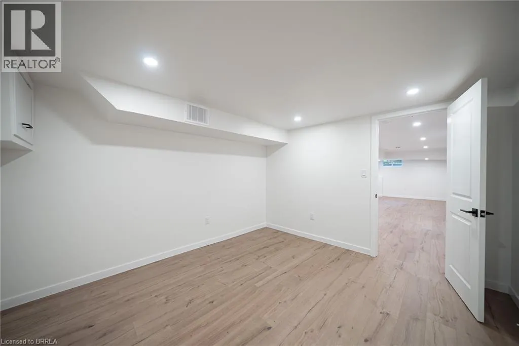 91 VARADI Avenue