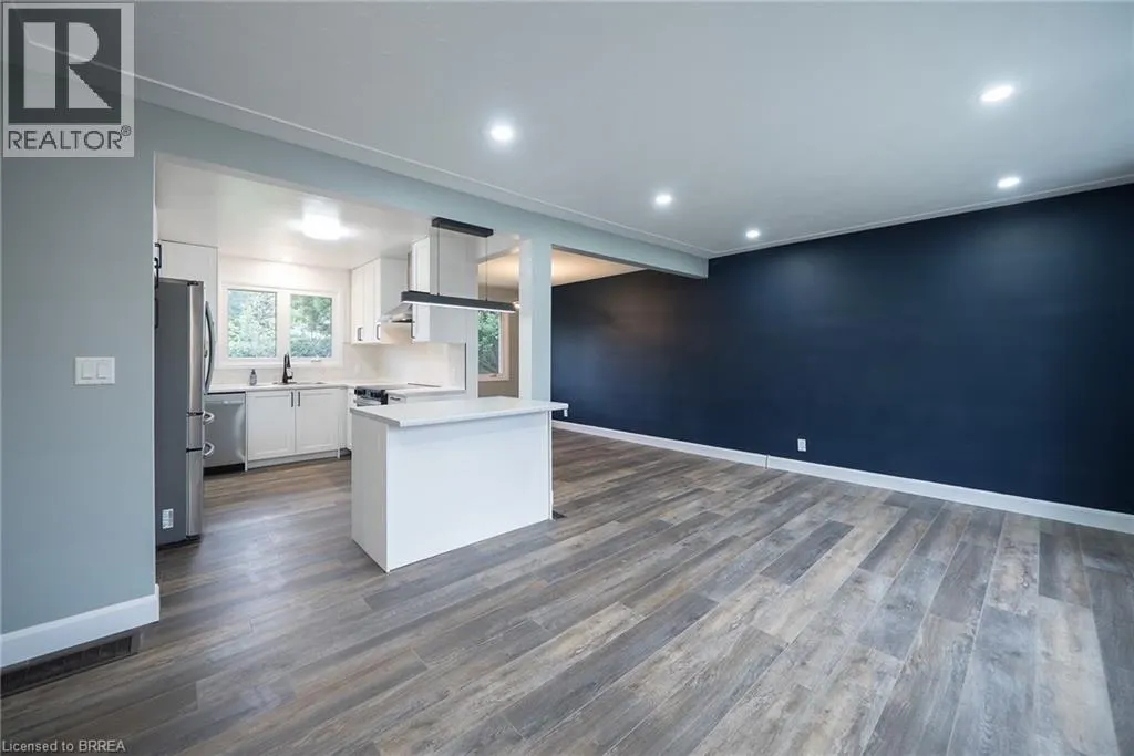 91 VARADI Avenue