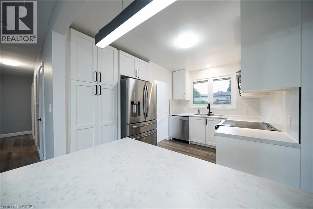 91 VARADI Avenue