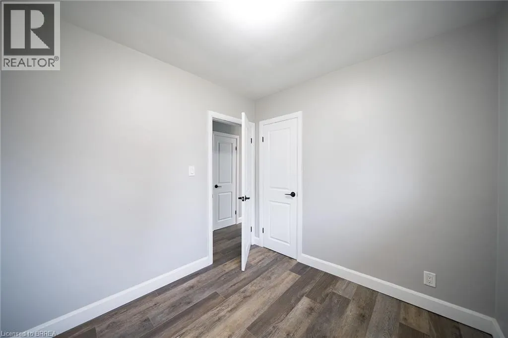 91 VARADI Avenue