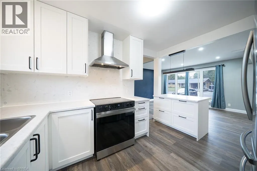 91 VARADI Avenue