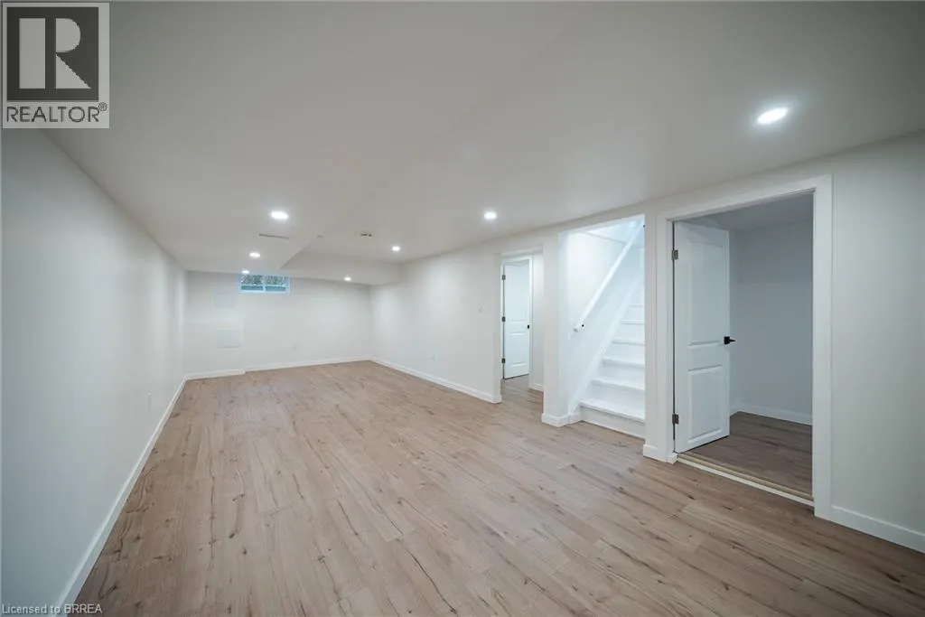 91 VARADI Avenue