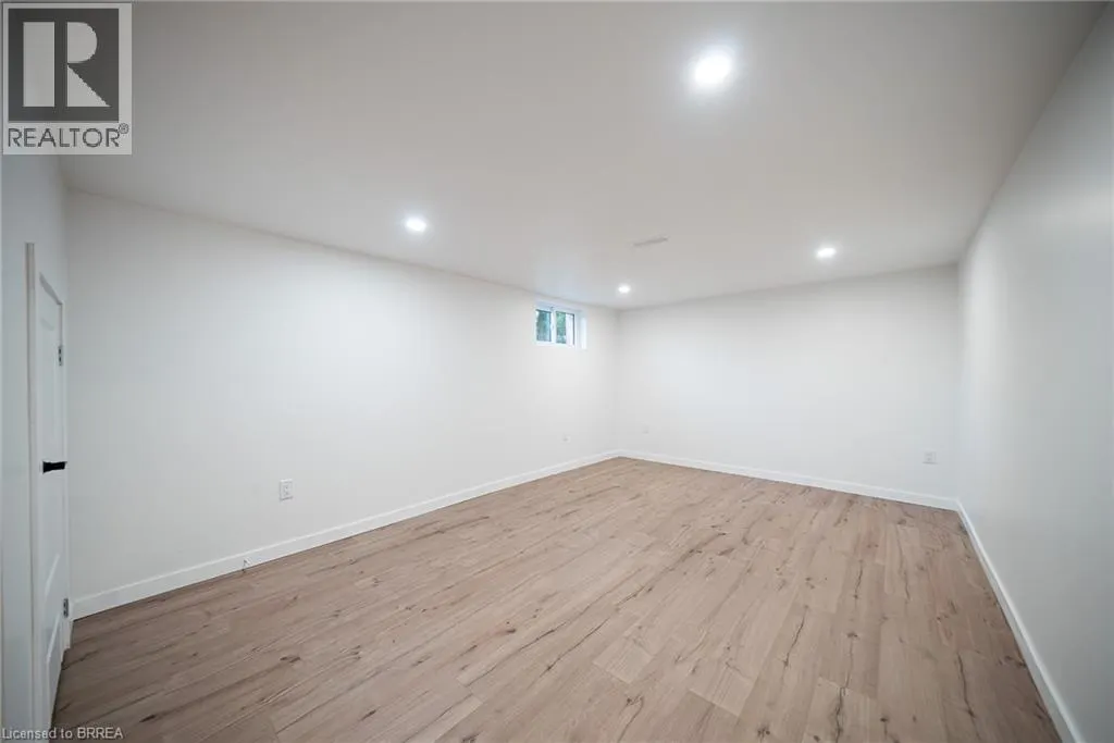 91 VARADI Avenue