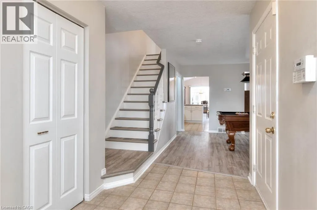 21 WHITTAKER Crescent