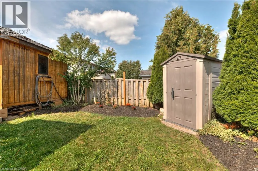 21 WHITTAKER Crescent