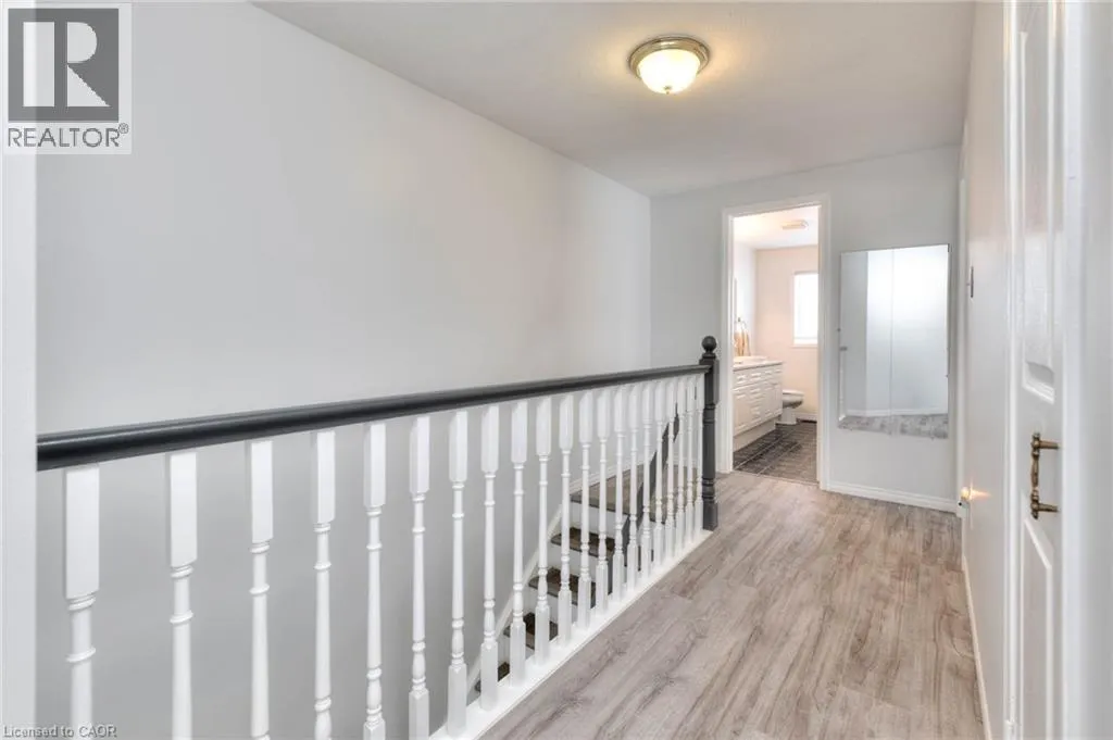 21 WHITTAKER Crescent