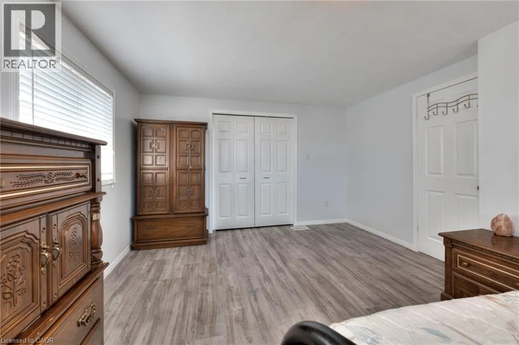 21 WHITTAKER Crescent