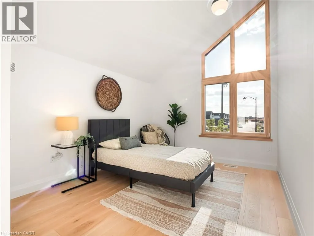 98 ELGIN Street