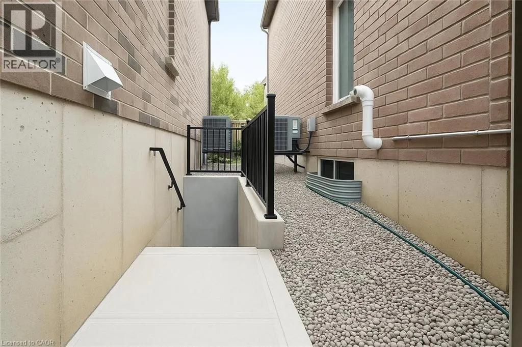 526 WOODBINE Avenue Unit# Lower, #Lower