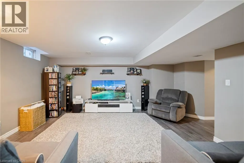 24 MACBEAN Crescent