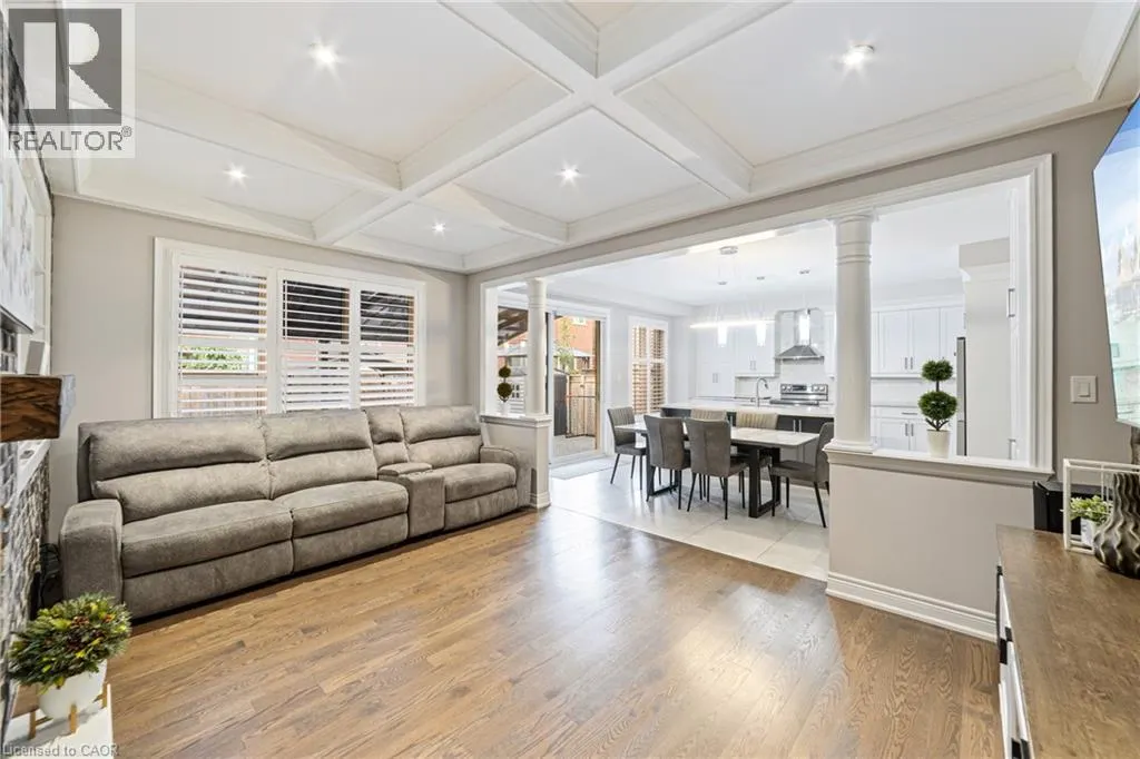 24 MACBEAN Crescent