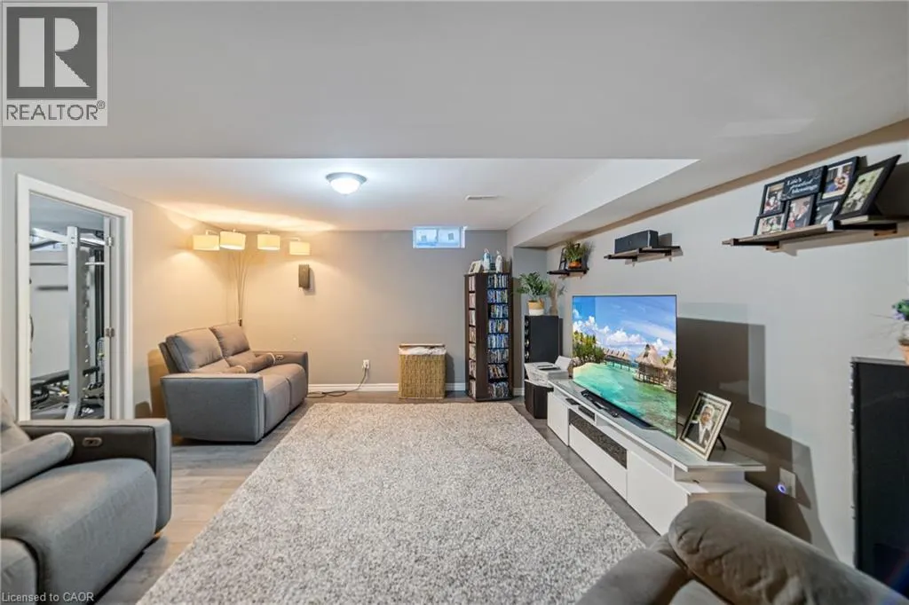 24 MACBEAN Crescent