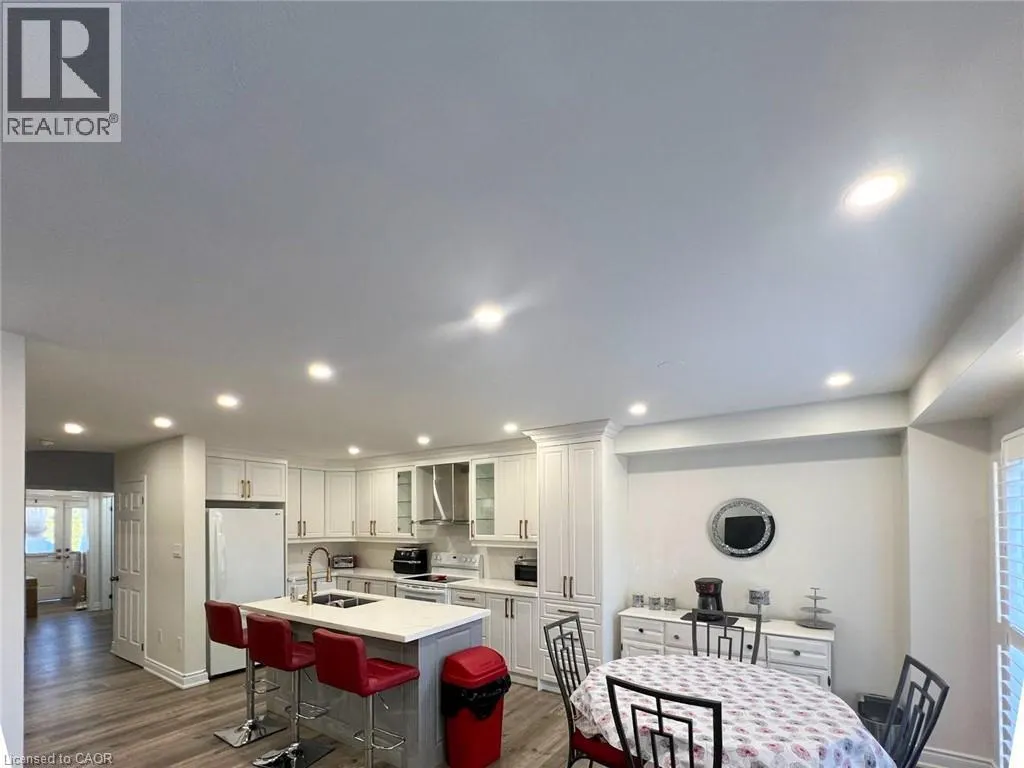 112 GILLESPIE Drive