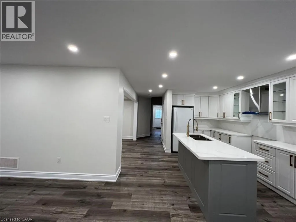 112 GILLESPIE Drive